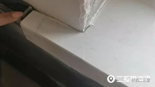 DƬ